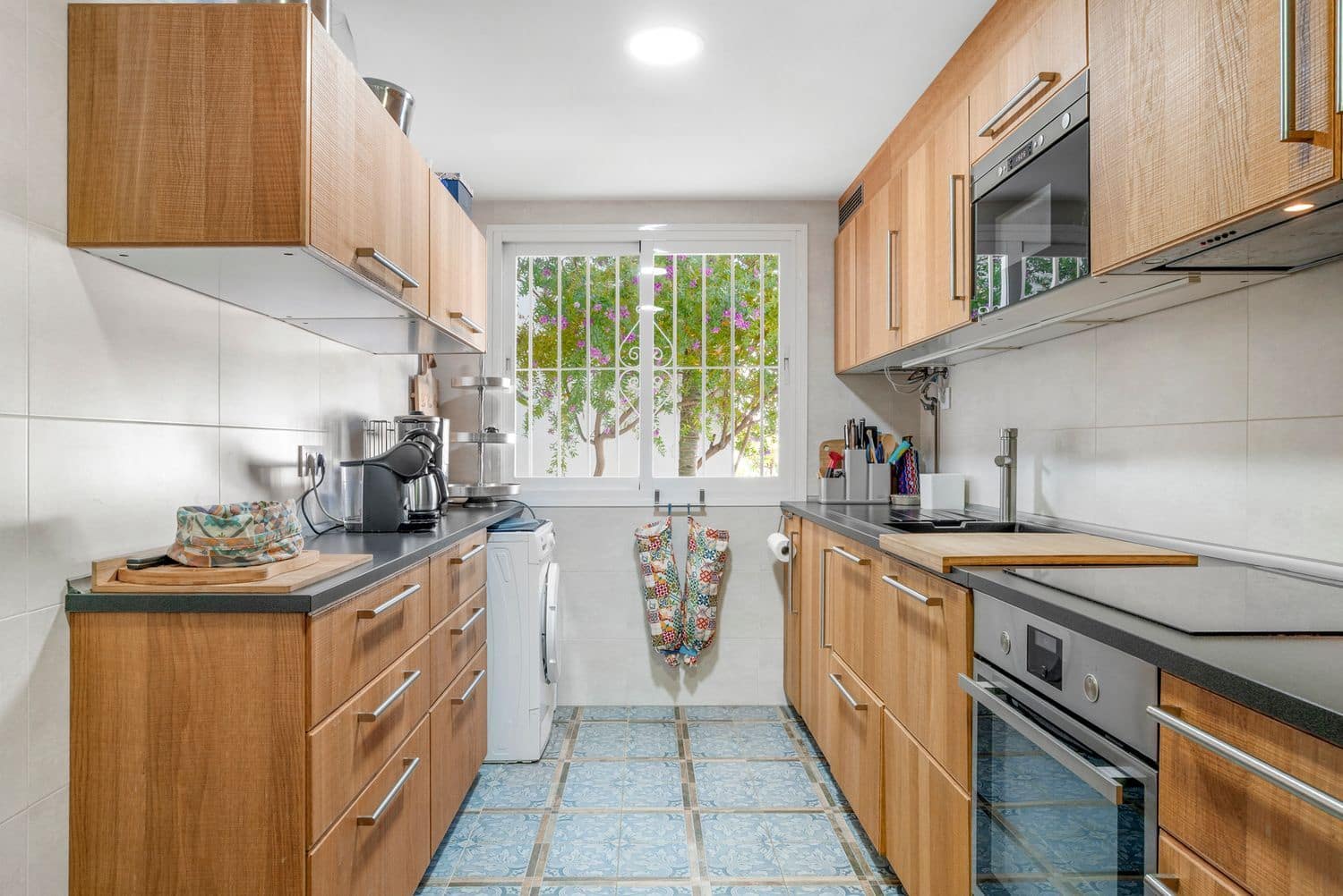 3 soveværelse Byhus til salg i Estepona med swimmingpool garage - € 619.000 (Ref: 9747487)