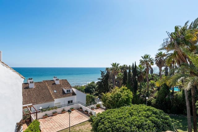 3 soveværelse Byhus til salg i Guadalobón, Estepona med swimmingpool garage - € 619.000 (Ref: 9747487)