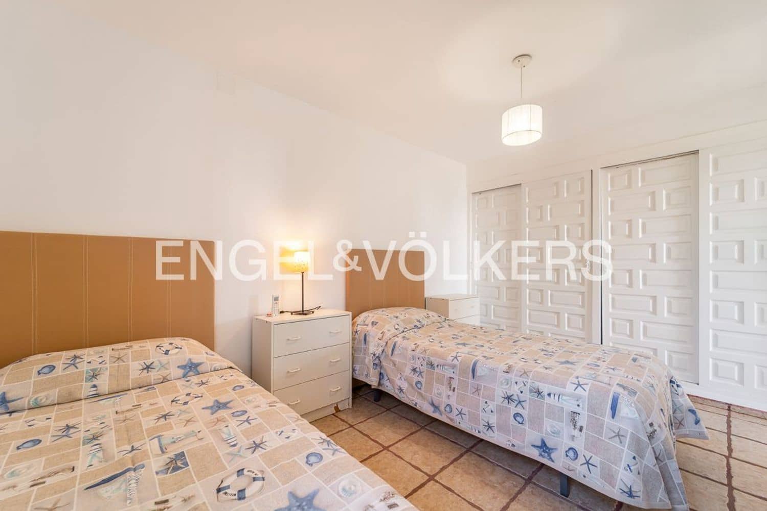 8 soveværelse Villa til salg i Estepona med swimmingpool garage - € 795.000 (Ref: 9747488)