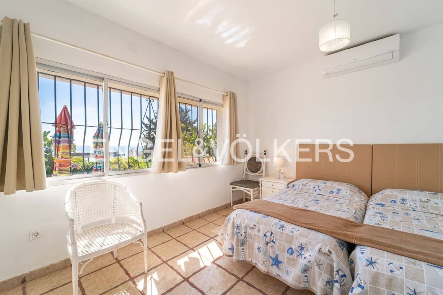 8 soveværelse Villa til salg i Estepona med swimmingpool garage - € 795.000 (Ref: 9747488)