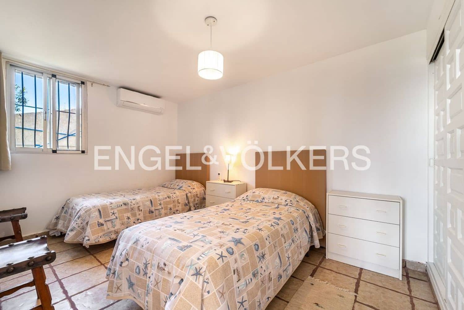 8 soveværelse Villa til salg i Estepona med swimmingpool garage - € 795.000 (Ref: 9747488)