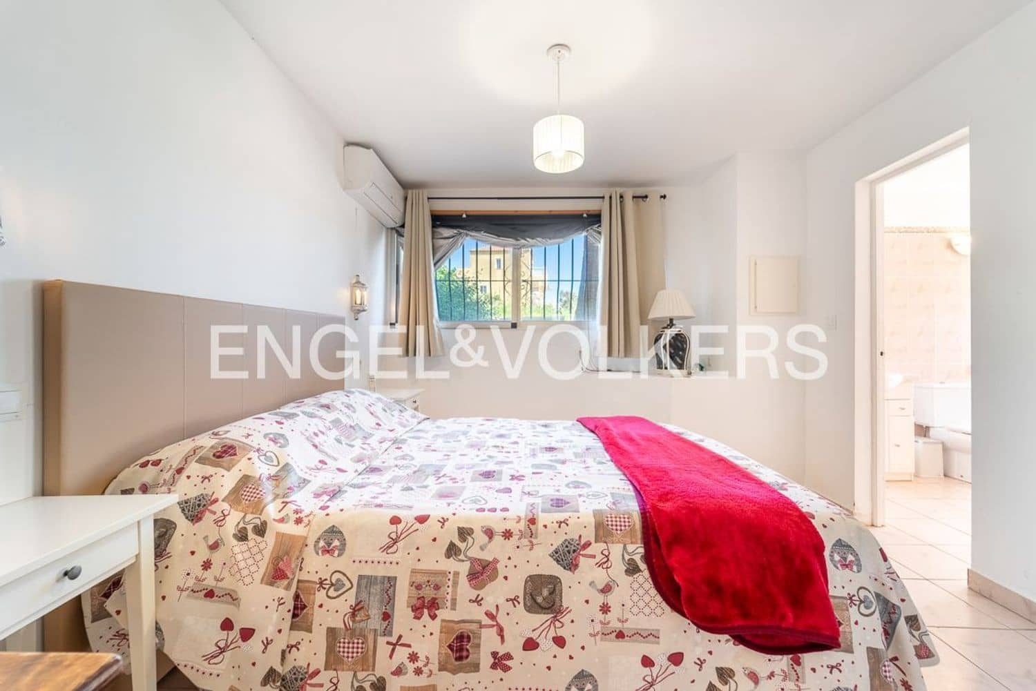 8 soveværelse Villa til salg i Estepona med swimmingpool garage - € 795.000 (Ref: 9747488)