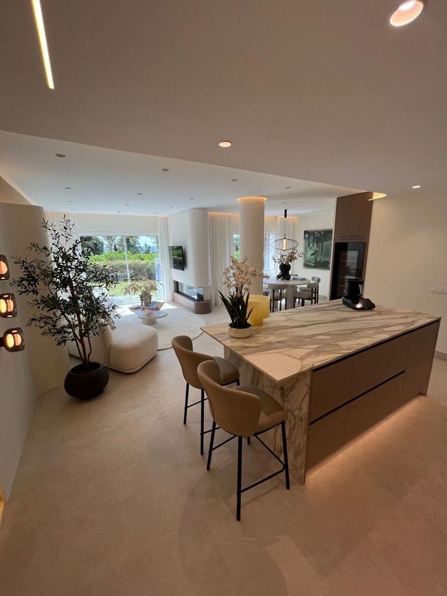 3 bedroom Apartment for sale in Costalita with pool garage - € 1,495,000 (Ref: 9751504)