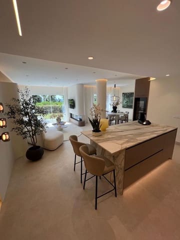 3 bedroom Apartment for sale in Costalita, Estepona with pool garage - € 1,495,000 (Ref: 9751504)