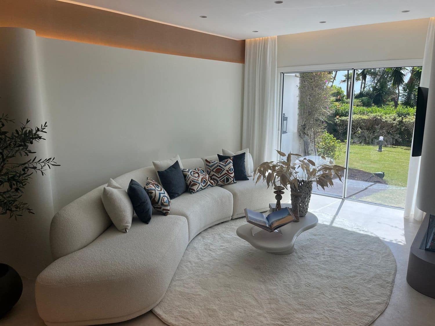 3 bedroom Apartment for sale in Costalita with pool garage - € 1,495,000 (Ref: 9751504)