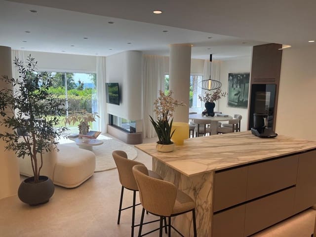 3 bedroom Apartment for sale in Costalita, Estepona with pool garage - € 1,495,000 (Ref: 9751504)