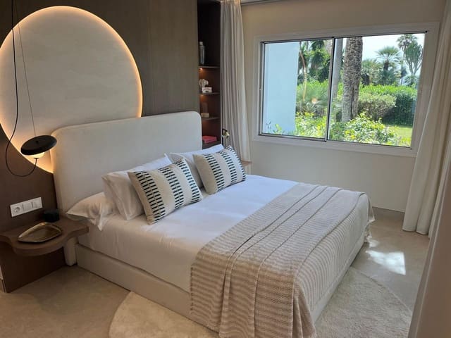 3 bedroom Apartment for sale in Costalita, Estepona with pool garage - € 1,495,000 (Ref: 9751504)