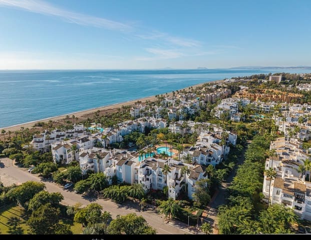 3 bedroom Apartment for sale in Costalita, Estepona with pool garage - € 1,495,000 (Ref: 9751504)