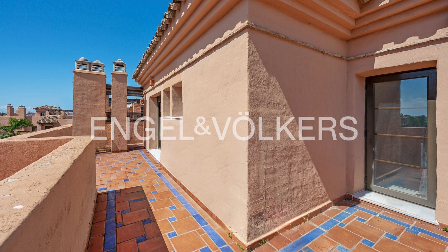3 bedroom Apartment for sale in New Golden Mile with pool garage - € 785,000 (Ref: 9751505)