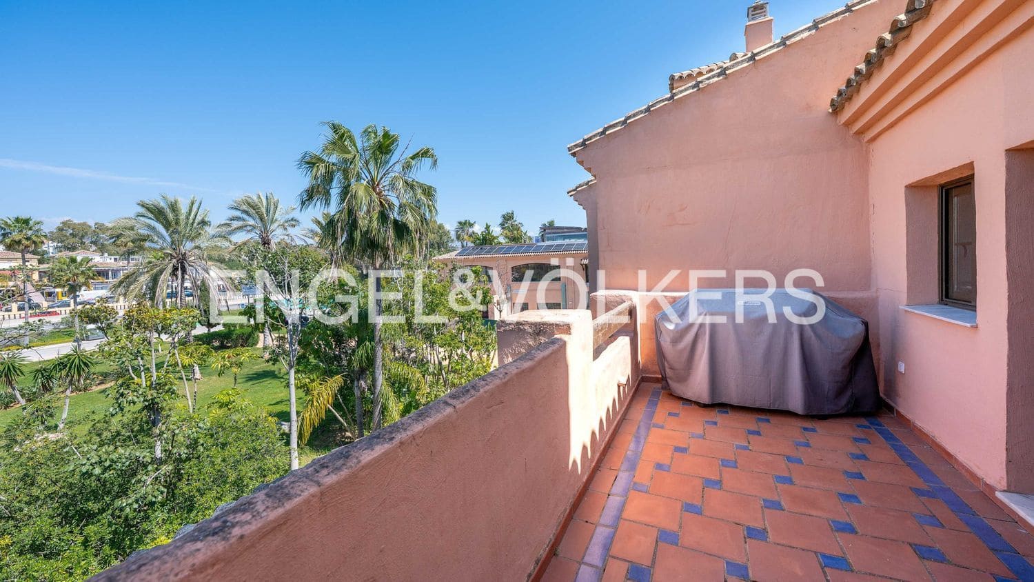 3 bedroom Apartment for sale in New Golden Mile with pool garage - € 785,000 (Ref: 9751505)