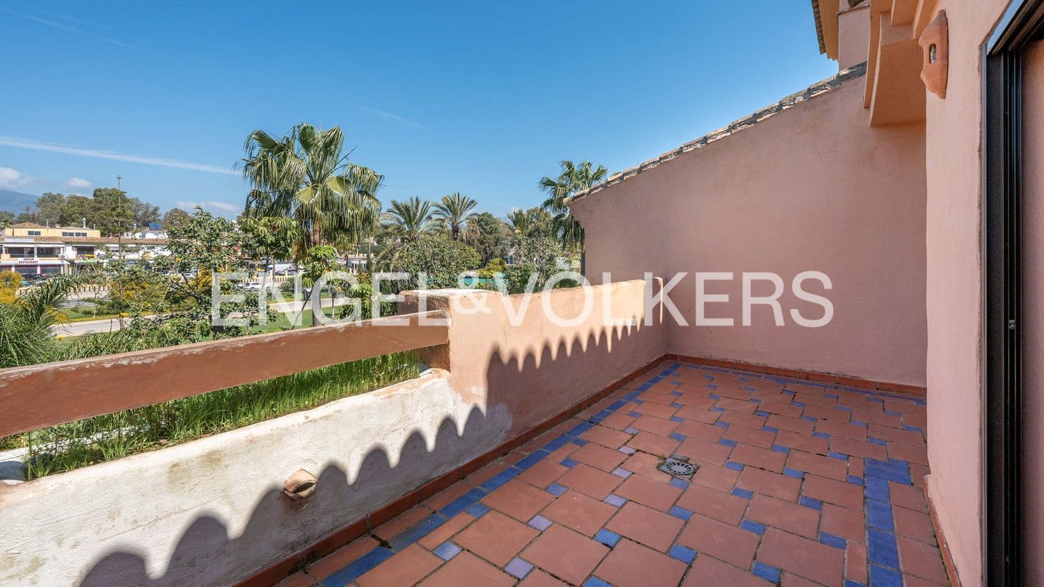 3 bedroom Apartment for sale in New Golden Mile with pool garage - € 785,000 (Ref: 9751505)