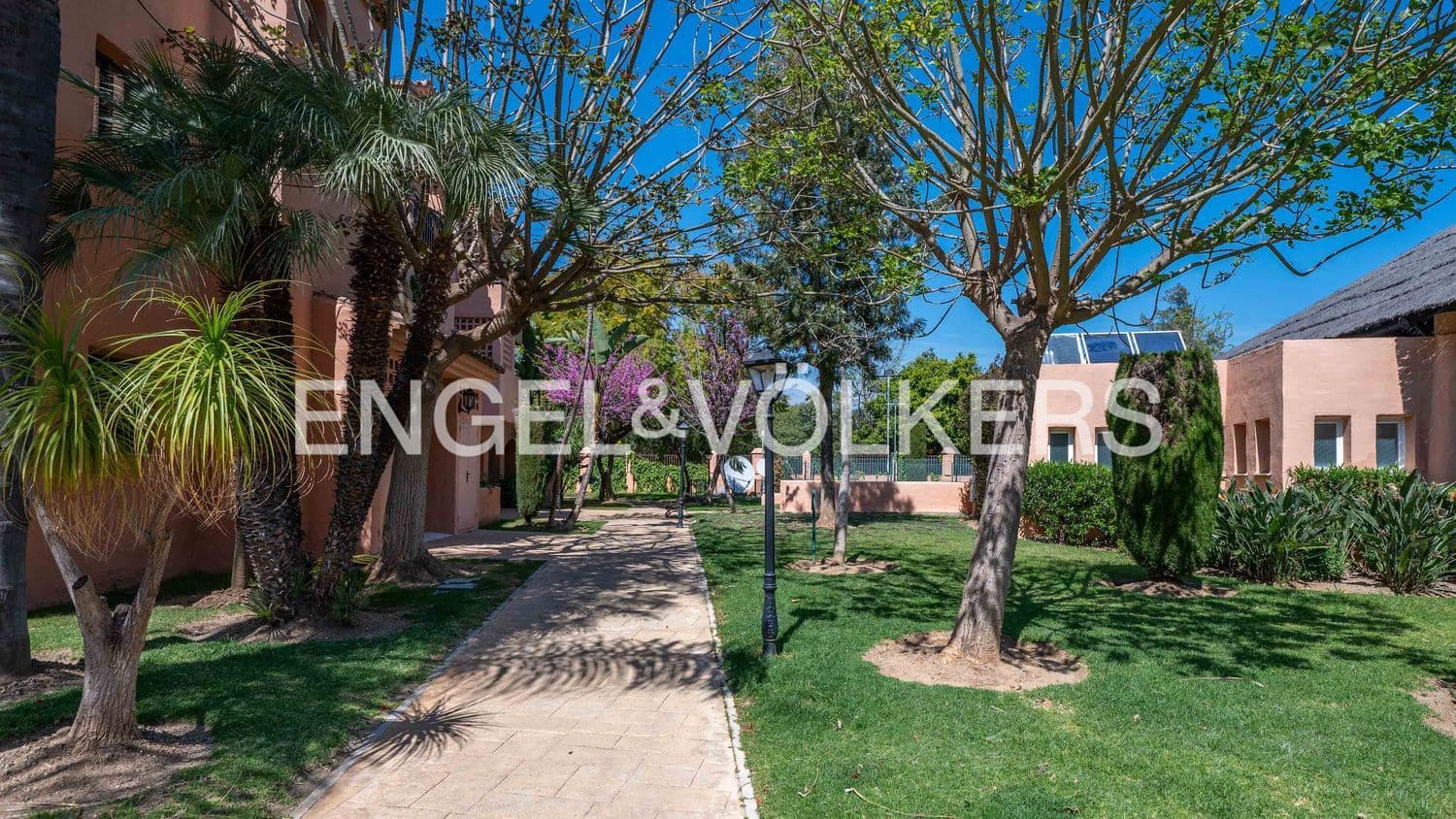 3 bedroom Apartment for sale in New Golden Mile with pool garage - € 785,000 (Ref: 9751505)