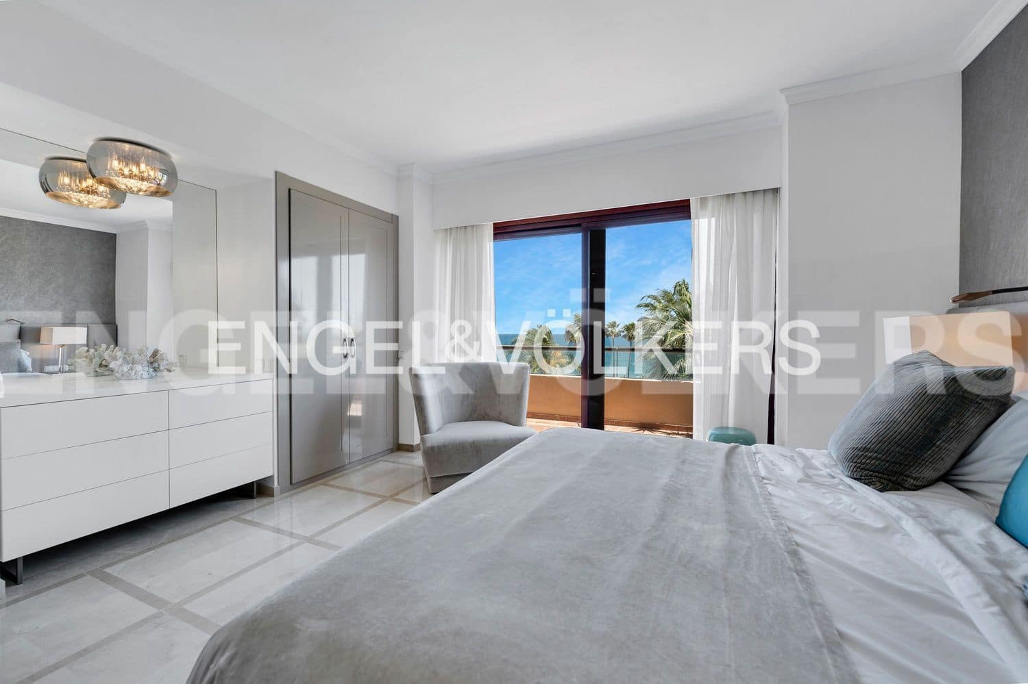 3 camera da letto Appartamento in vendita in Costalita con piscina garage - 3.100.000 € (Rif: 9755102)