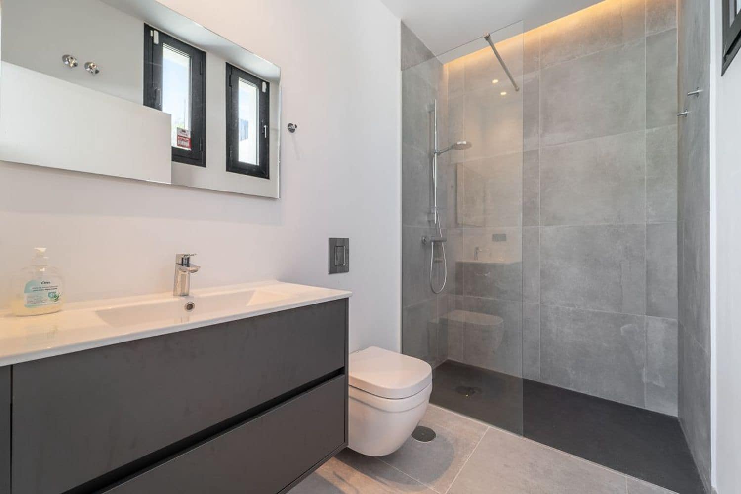 3 soveværelse Villa til salg i Estepona med swimmingpool garage - € 1.400.000 (Ref: 9755103)