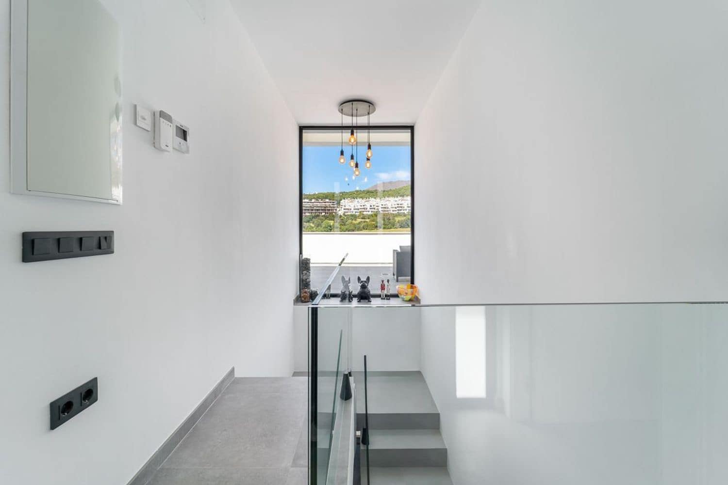 3 soveværelse Villa til salg i Estepona med swimmingpool garage - € 1.400.000 (Ref: 9755103)