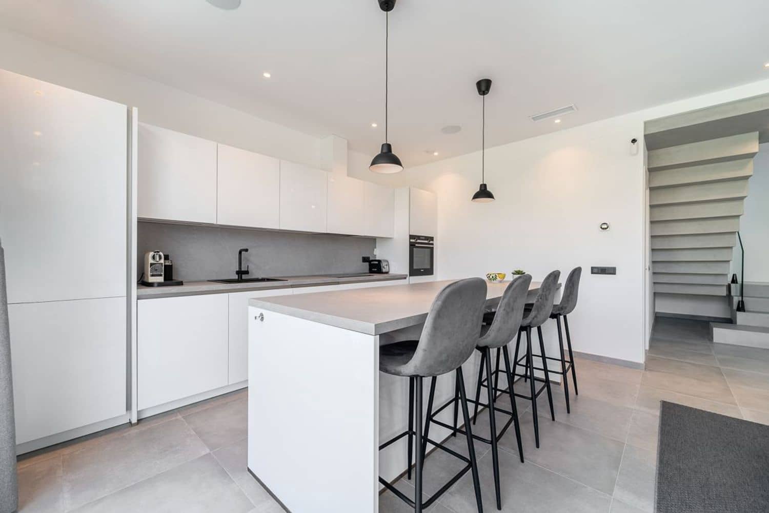 3 soveværelse Villa til salg i Estepona med swimmingpool garage - € 1.400.000 (Ref: 9755103)