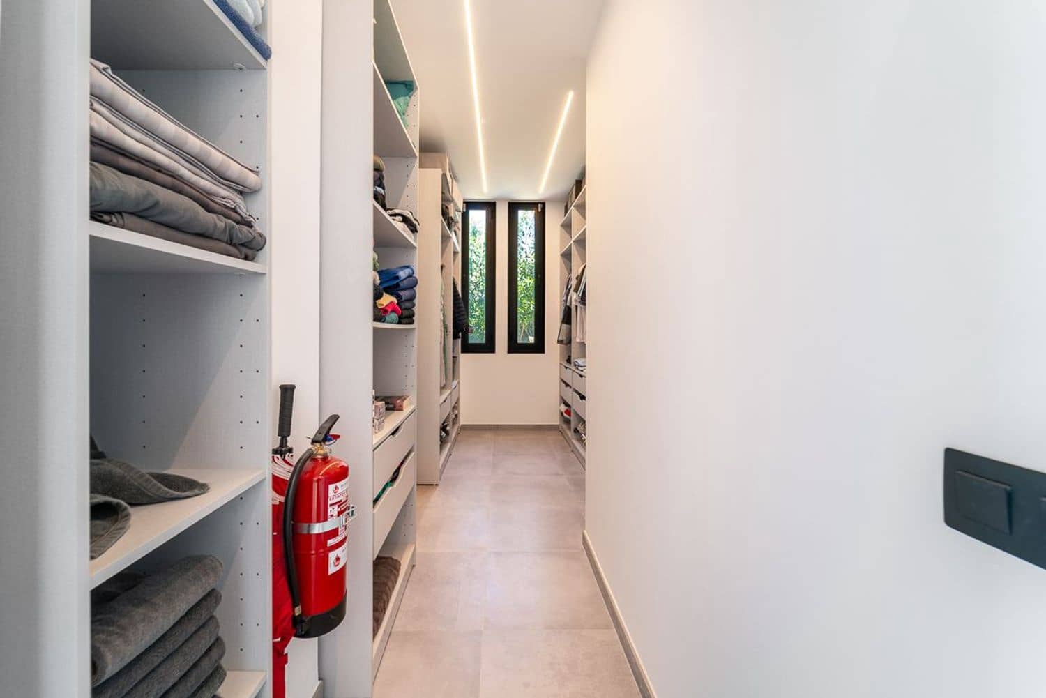 3 soveværelse Villa til salg i Estepona med swimmingpool garage - € 1.400.000 (Ref: 9755103)