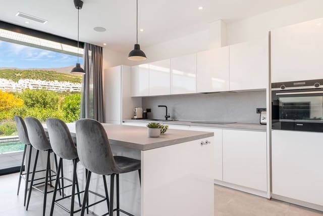 3 soveværelse Villa til salg i Valle Romano Golf, Estepona med swimmingpool garage - € 1.400.000 (Ref: 9755103)