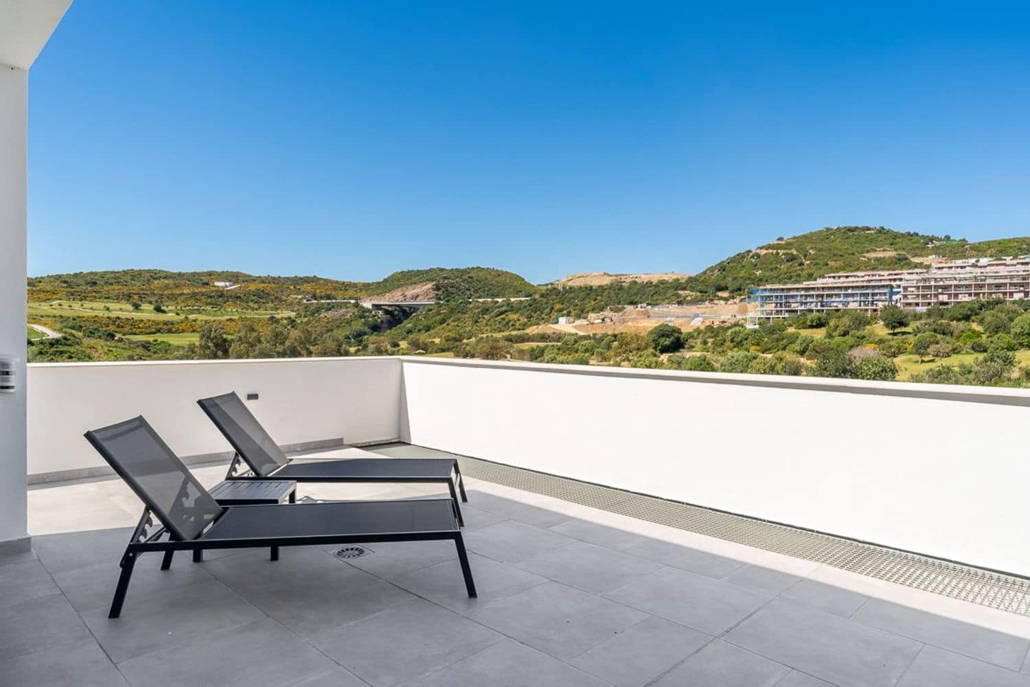 3 soveværelse Villa til salg i Estepona med swimmingpool garage - € 1.400.000 (Ref: 9755103)