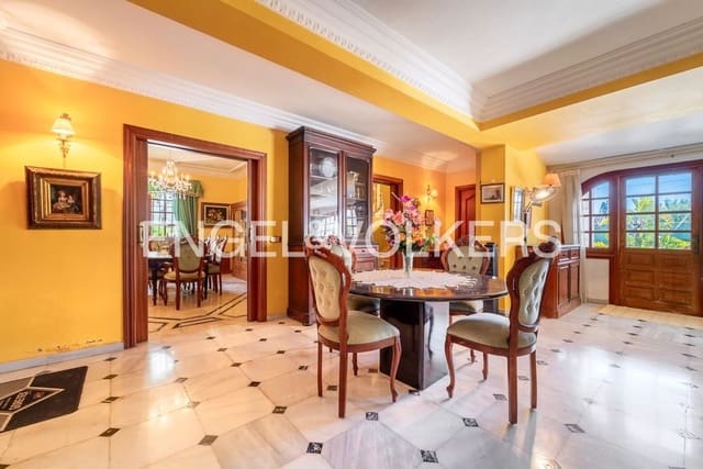 5 sovrum Villa till salu i Guadalobón, Estepona med pool garage - 1 850 000 € (Ref: 9755104)