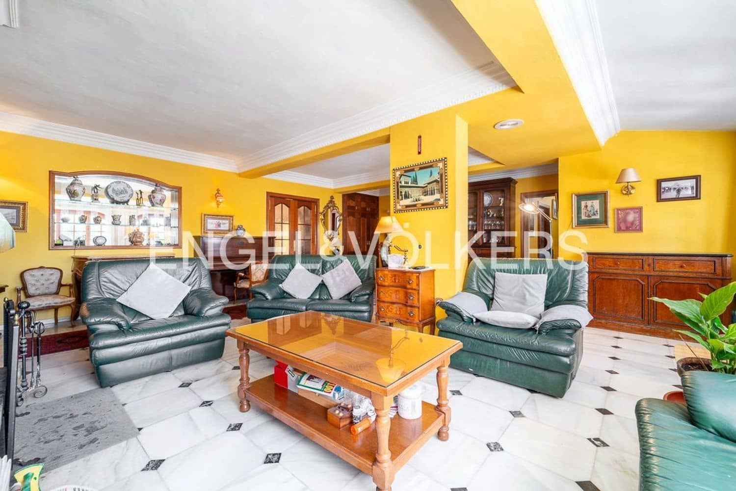 5 sovrum Villa till salu i Estepona med pool garage - 1 850 000 € (Ref: 9755104)
