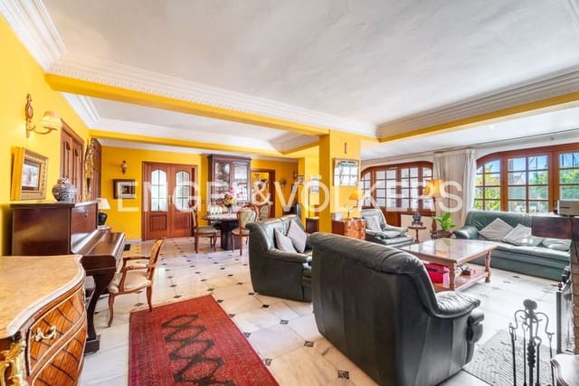 5 sovrum Villa till salu i Guadalobón, Estepona med pool garage - 1 850 000 € (Ref: 9755104)