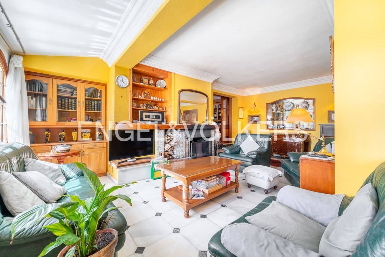 5 sovrum Villa till salu i Estepona med pool garage - 1 850 000 € (Ref: 9755104)