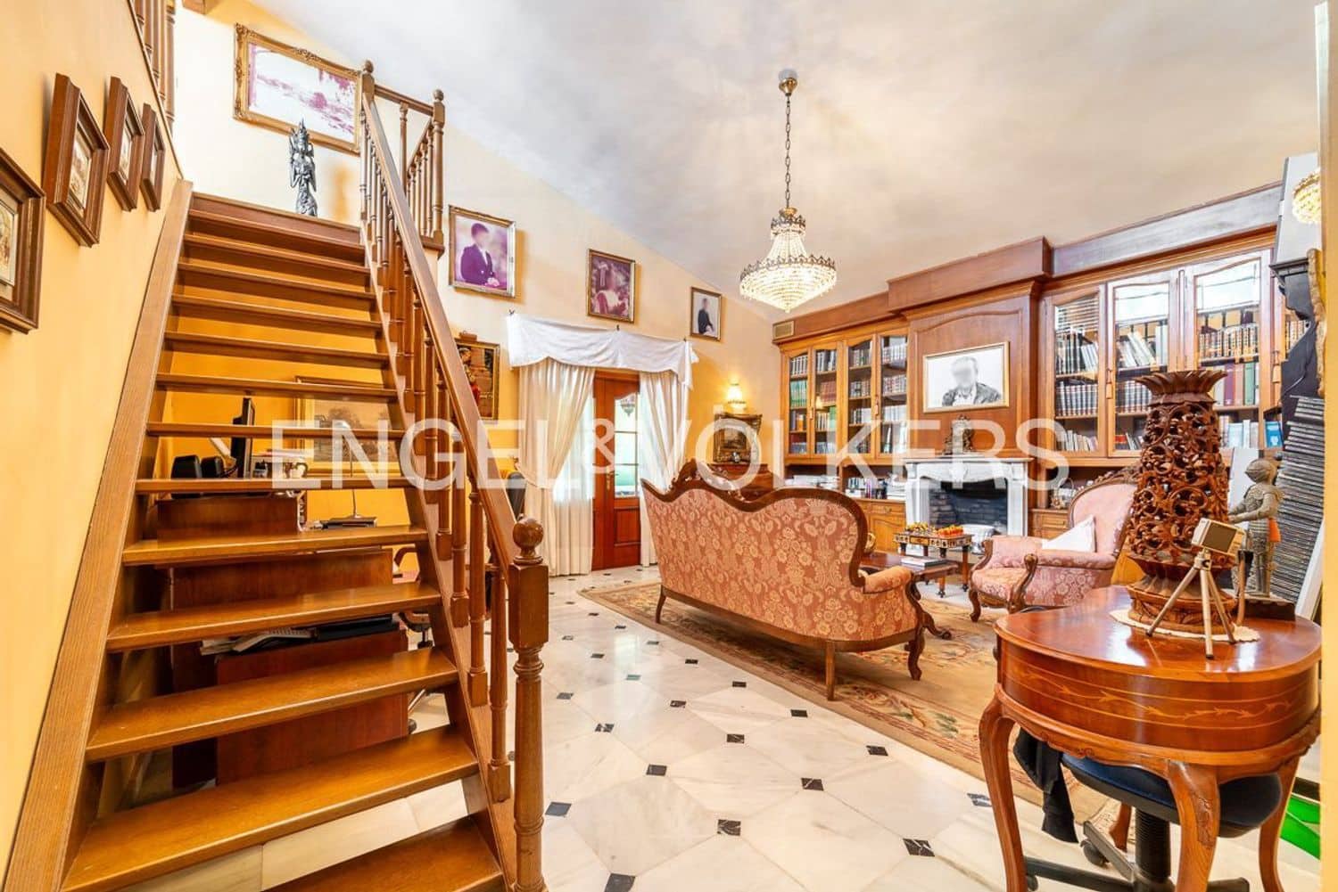 5 sovrum Villa till salu i Estepona med pool garage - 1 850 000 € (Ref: 9755104)