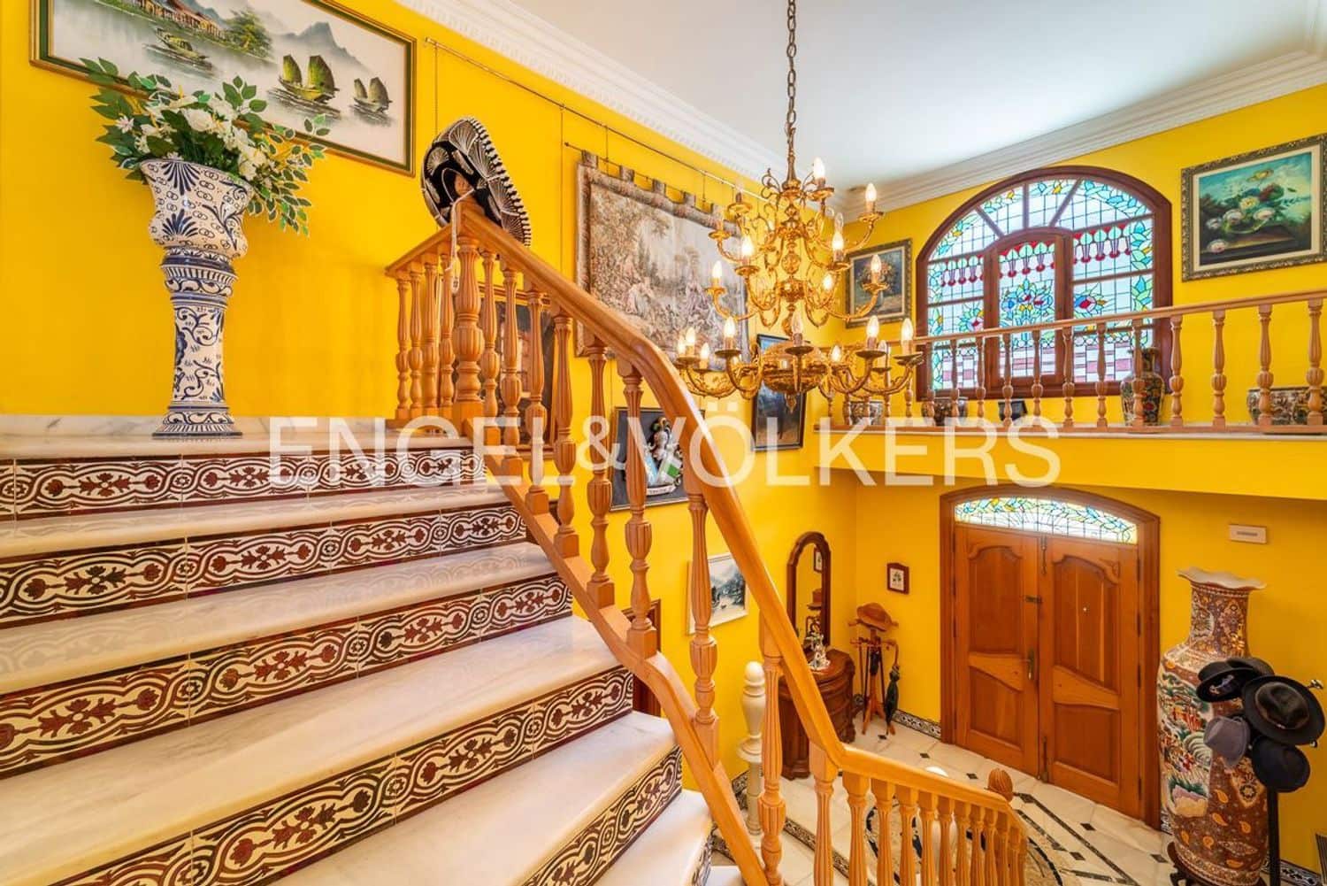 5 sovrum Villa till salu i Estepona med pool garage - 1 850 000 € (Ref: 9755104)