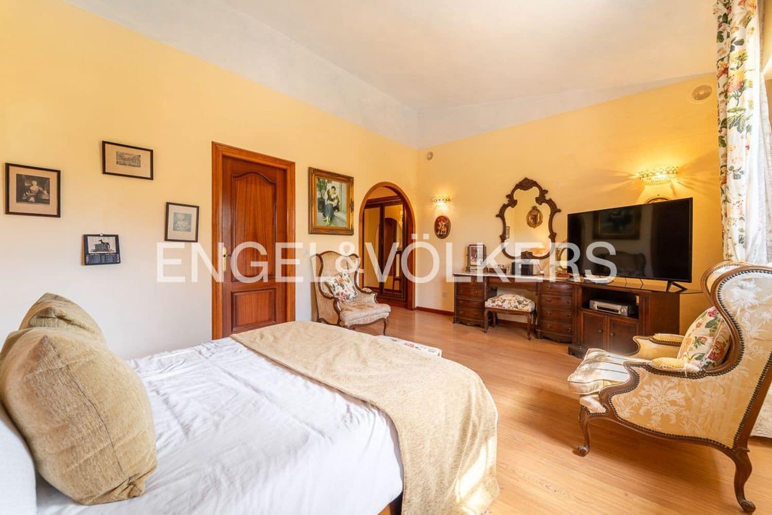 5 sovrum Villa till salu i Estepona med pool garage - 1 850 000 € (Ref: 9755104)