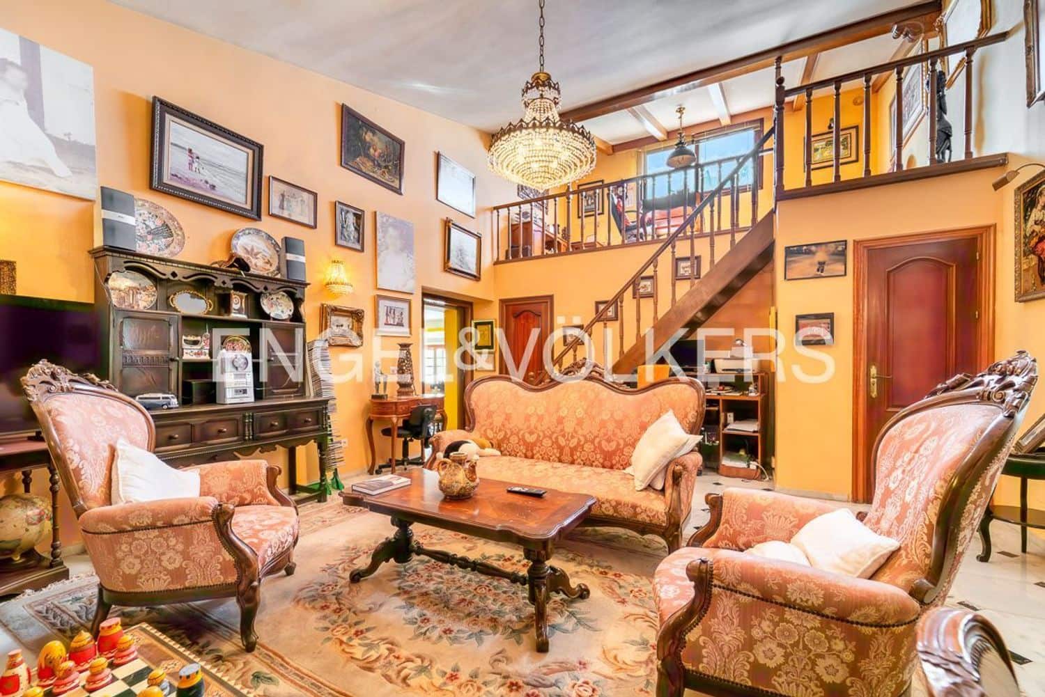 5 sovrum Villa till salu i Estepona med pool garage - 1 850 000 € (Ref: 9755104)