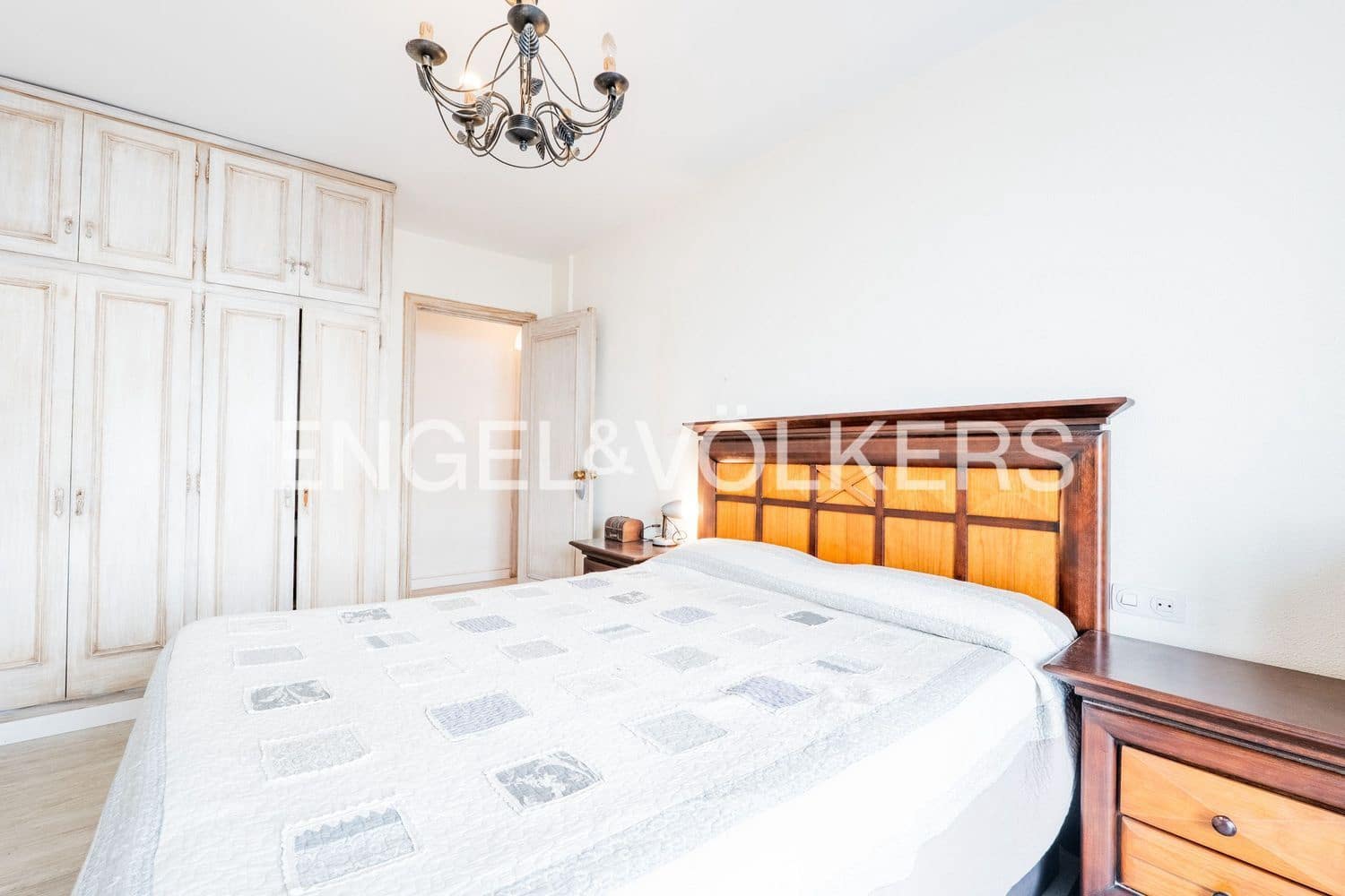 4 chambre Appartement à vendre à Estepona avec garage - 425 000 € (Ref: 9758365)