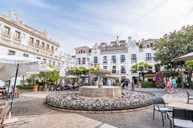 4 chambre Appartement à vendre à Centro, Estepona avec garage - 425 000 € (Ref: 9758365)