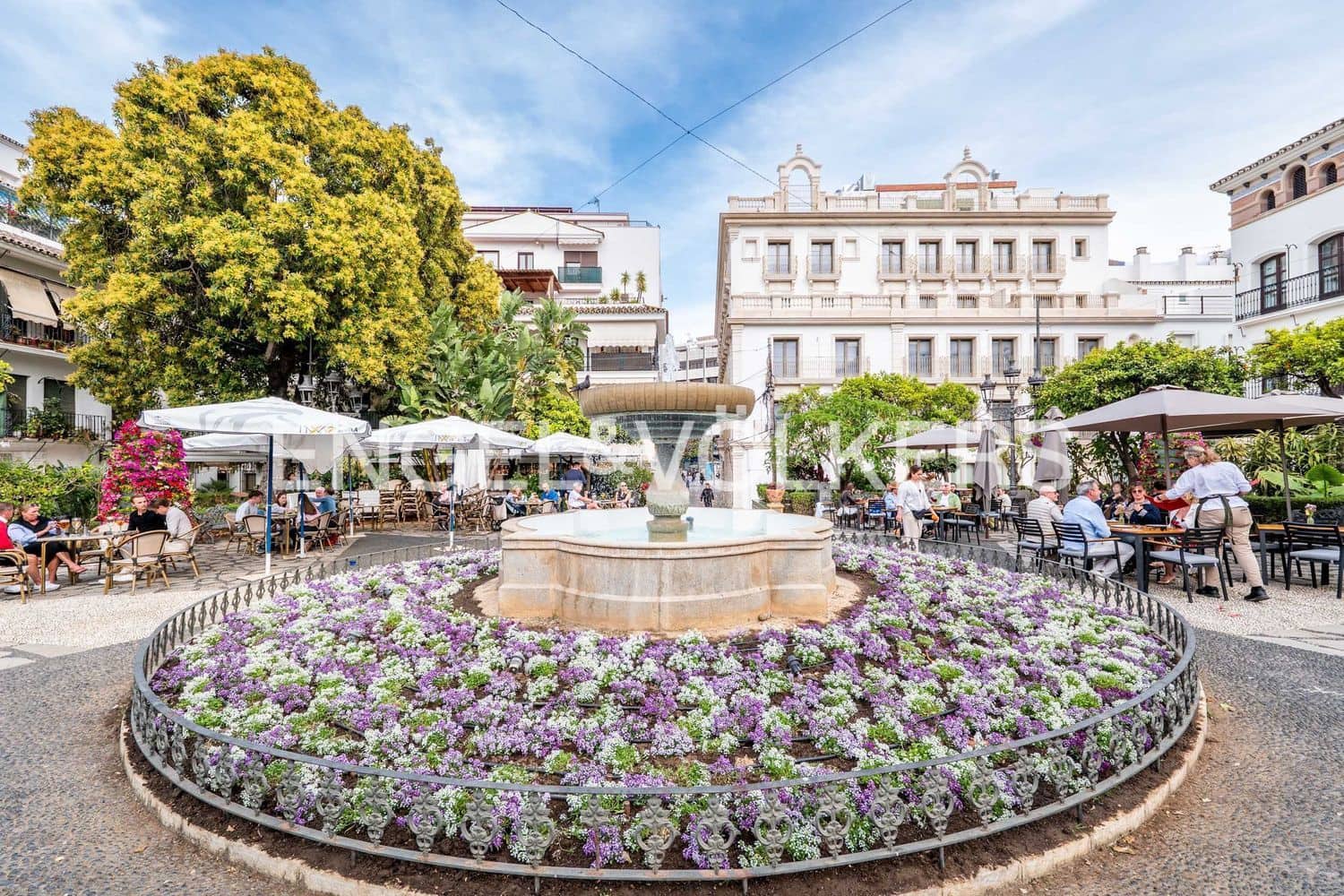 4 chambre Appartement à vendre à Estepona avec garage - 425 000 € (Ref: 9758365)