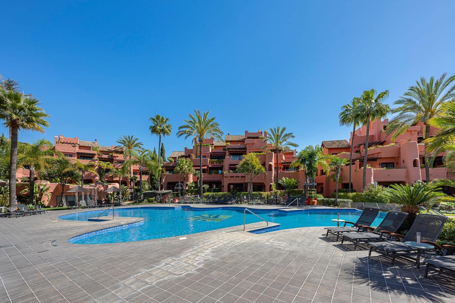 3 camera da letto Appartamento in vendita in New Golden Mile con piscina garage - 4.995.000 € (Rif: 9780008)