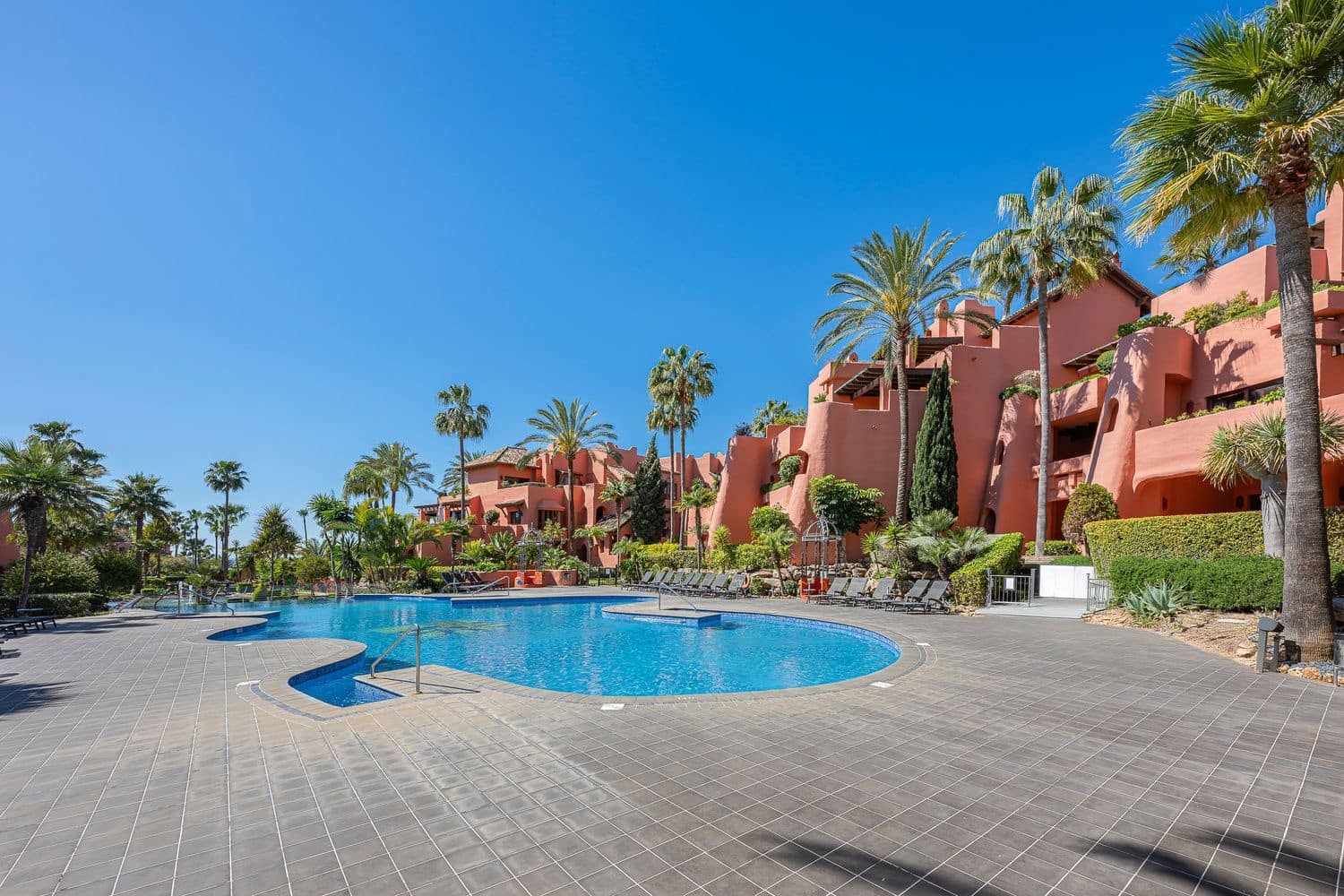 3 camera da letto Appartamento in vendita in New Golden Mile con piscina garage - 4.995.000 € (Rif: 9780008)