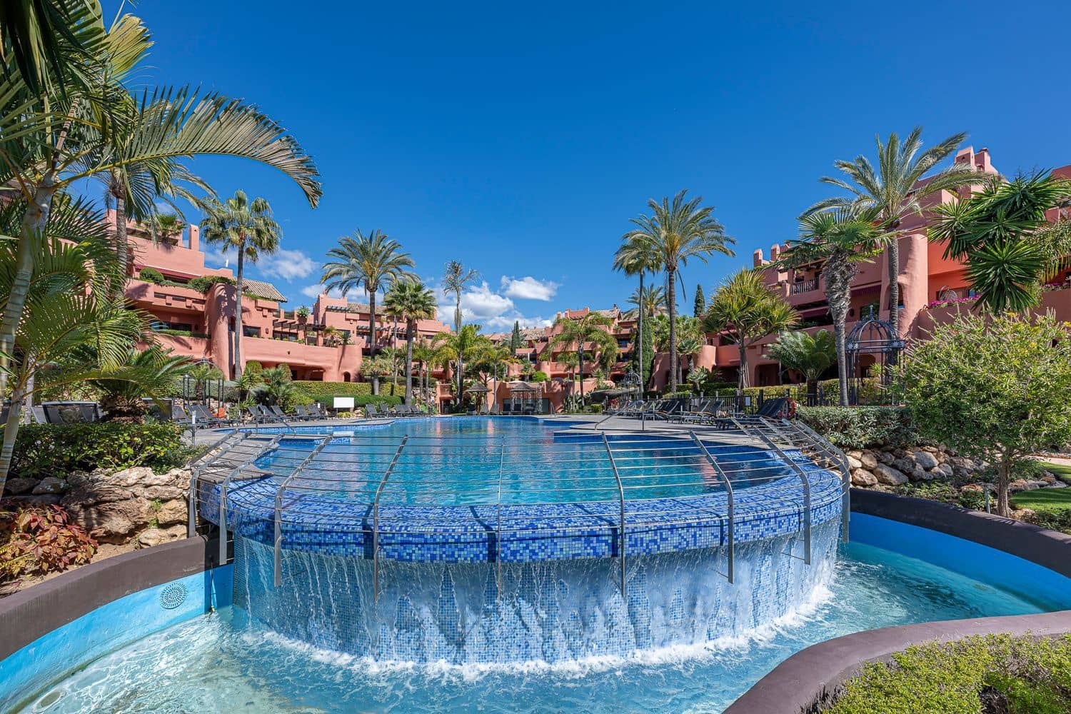 3 camera da letto Appartamento in vendita in New Golden Mile con piscina garage - 4.995.000 € (Rif: 9780008)