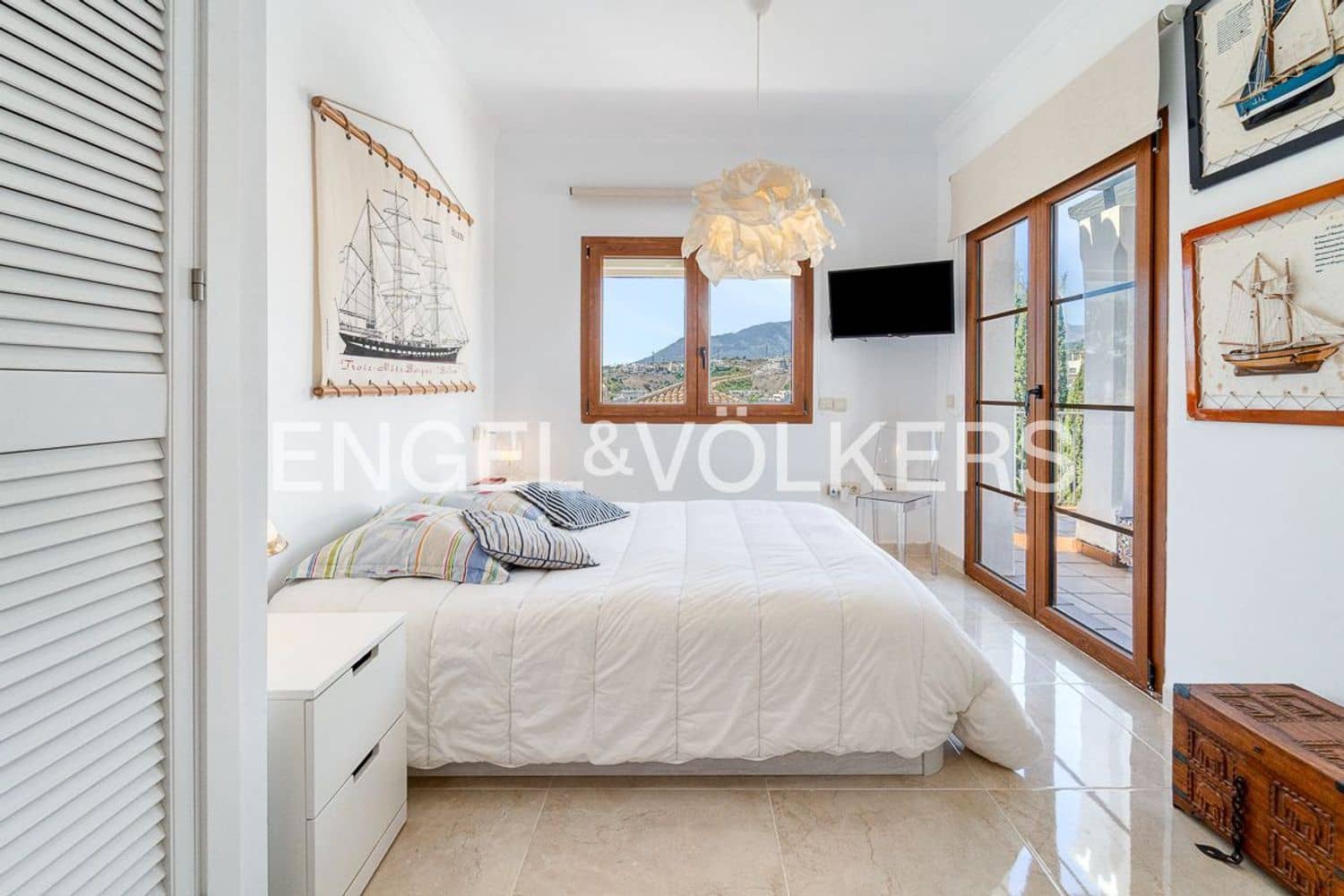 4 slaapkamer Villa te koop in Estepona met zwembad garage - € 1.190.000 (Ref: 9789990)