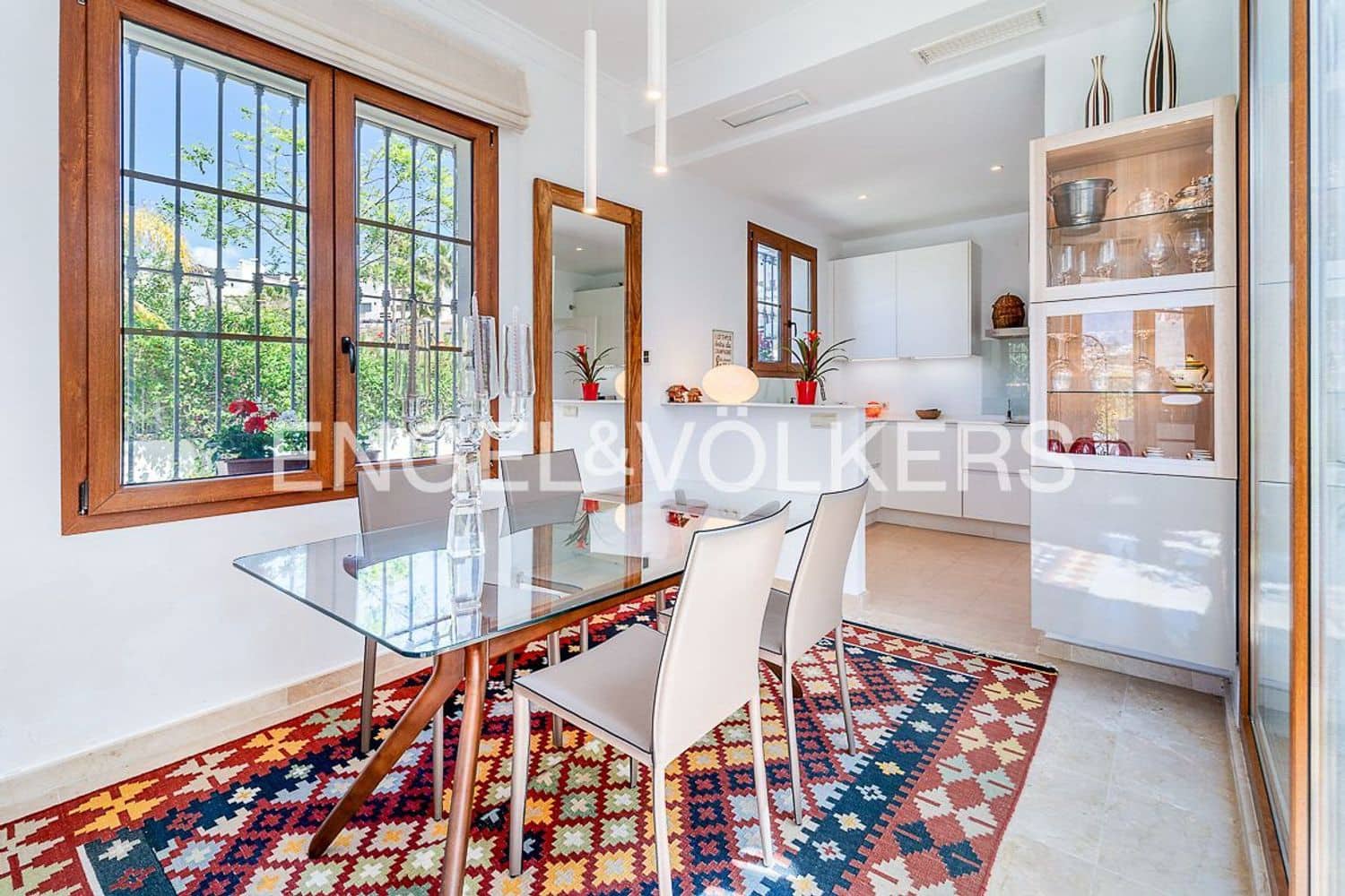 4 slaapkamer Villa te koop in Estepona met zwembad garage - € 1.190.000 (Ref: 9789990)