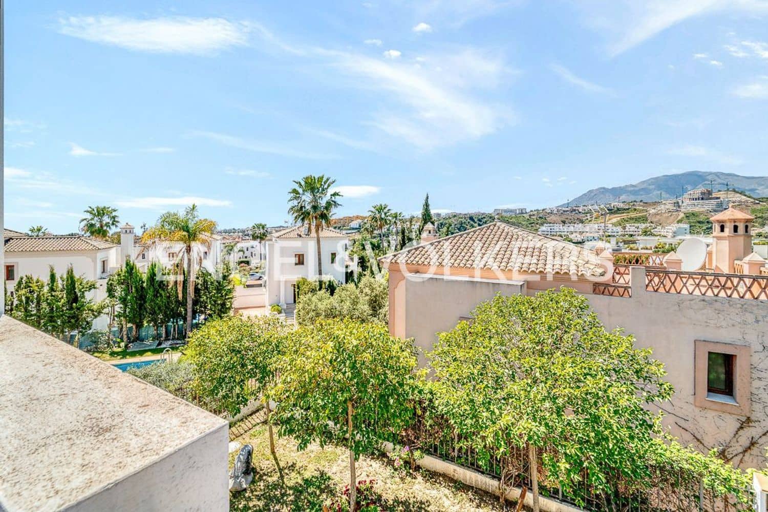 4 slaapkamer Villa te koop in Estepona met zwembad garage - € 1.190.000 (Ref: 9789990)