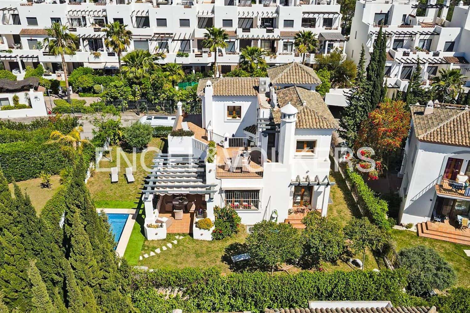 4 slaapkamer Villa te koop in Estepona met zwembad garage - € 1.190.000 (Ref: 9789990)