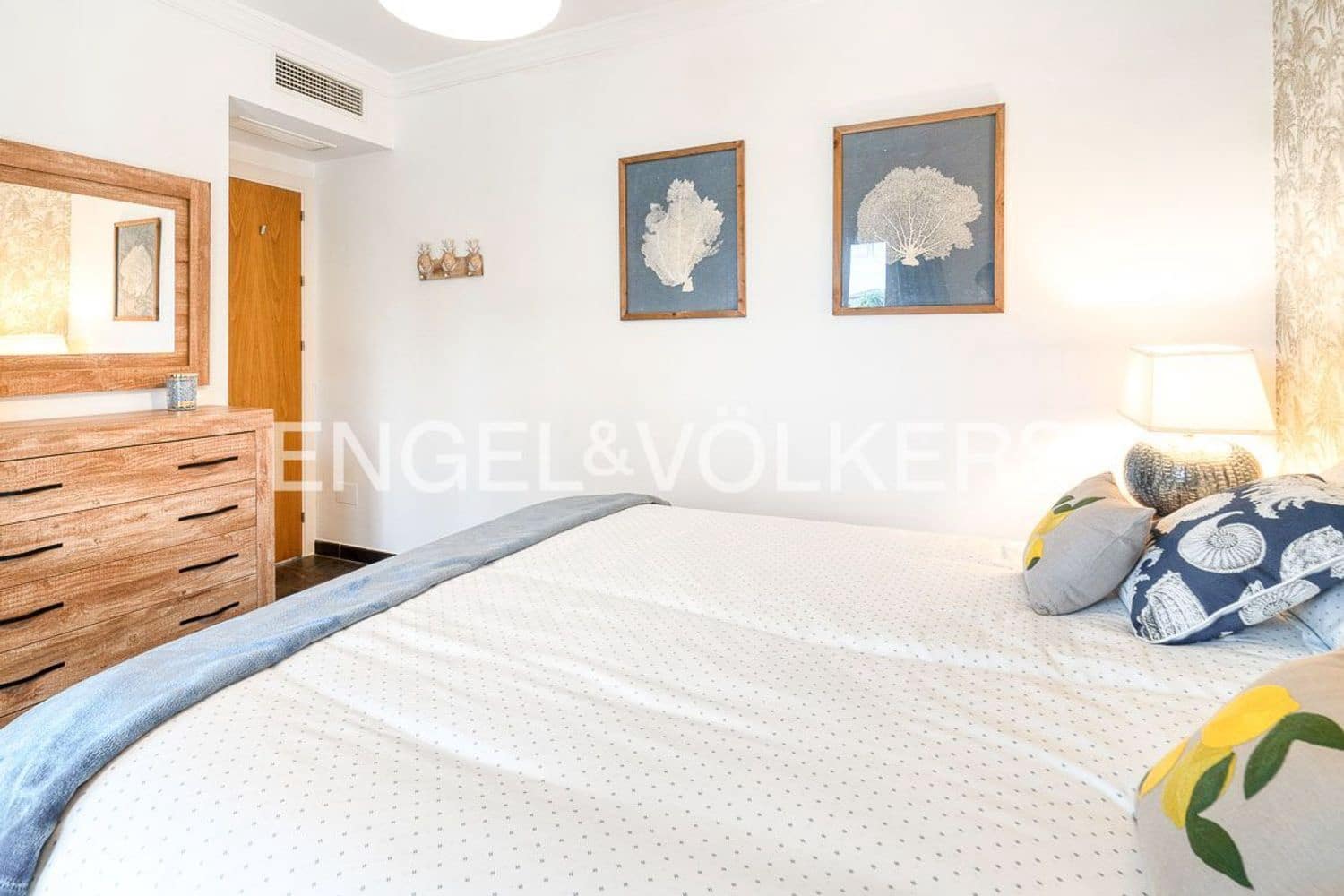 6 bedroom Villa for sale in El Padron with pool garage - € 1,550,000 (Ref: 9789991)