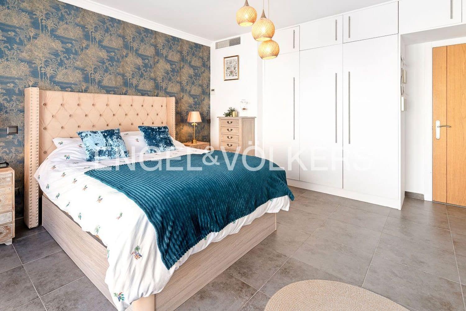 6 bedroom Villa for sale in El Padron with pool garage - € 1,550,000 (Ref: 9789991)