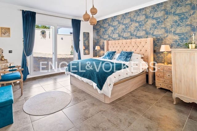 6 soverom Villa til salgs i El Padrón, Estepona med svømmebasseng garasje - € 1 550 000 (Ref: 9789991)