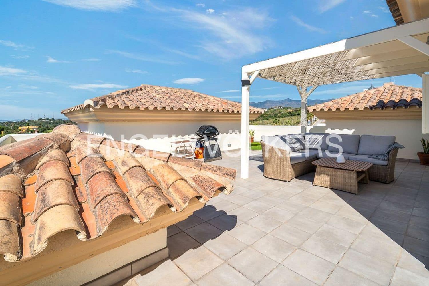 3 soverom Leilighet til salgs i New Golden Mile med svømmebasseng garasje - € 799 000 (Ref: 9793910)