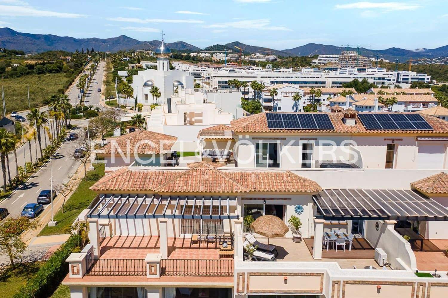 3 soverom Leilighet til salgs i New Golden Mile med svømmebasseng garasje - € 799 000 (Ref: 9793910)