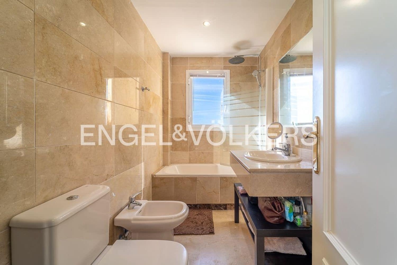 3 makuuhuone Huoneisto myytävänä paikassa Bel-Air mukana uima-altaan 
autotalli - 450 000 € (Ref: 9793911)