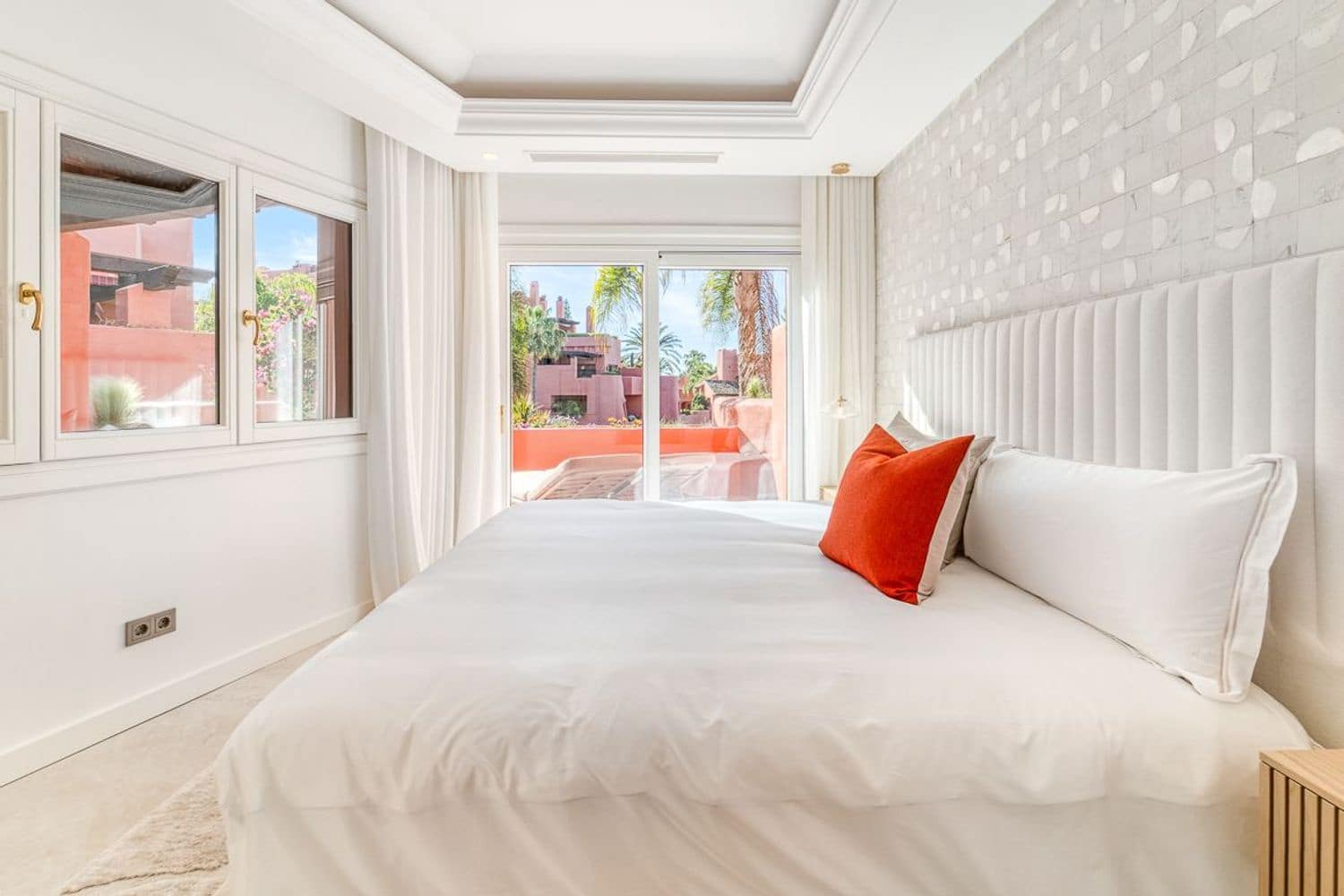 3 chambre Appartement à vendre à Guadalmansa avec piscine garage - 3 350 000 € (Ref: 9796607)