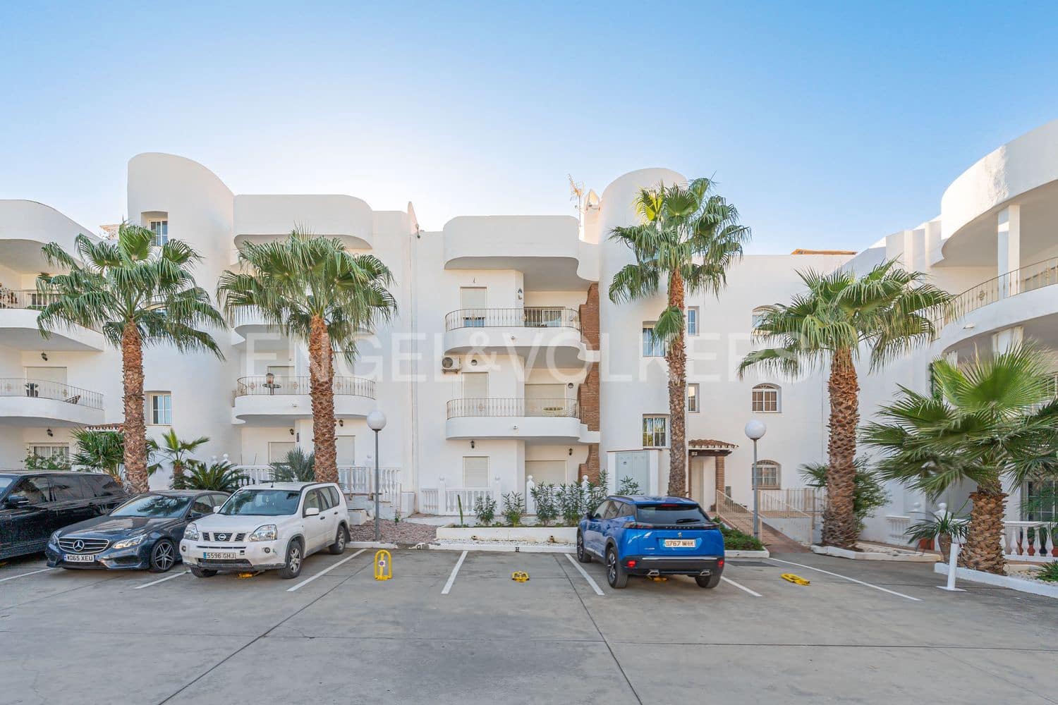 2 makuuhuone Huoneisto myytävänä paikassa Estepona mukana uima-altaan 
autotalli - 430 000 € (Ref: 9798545)