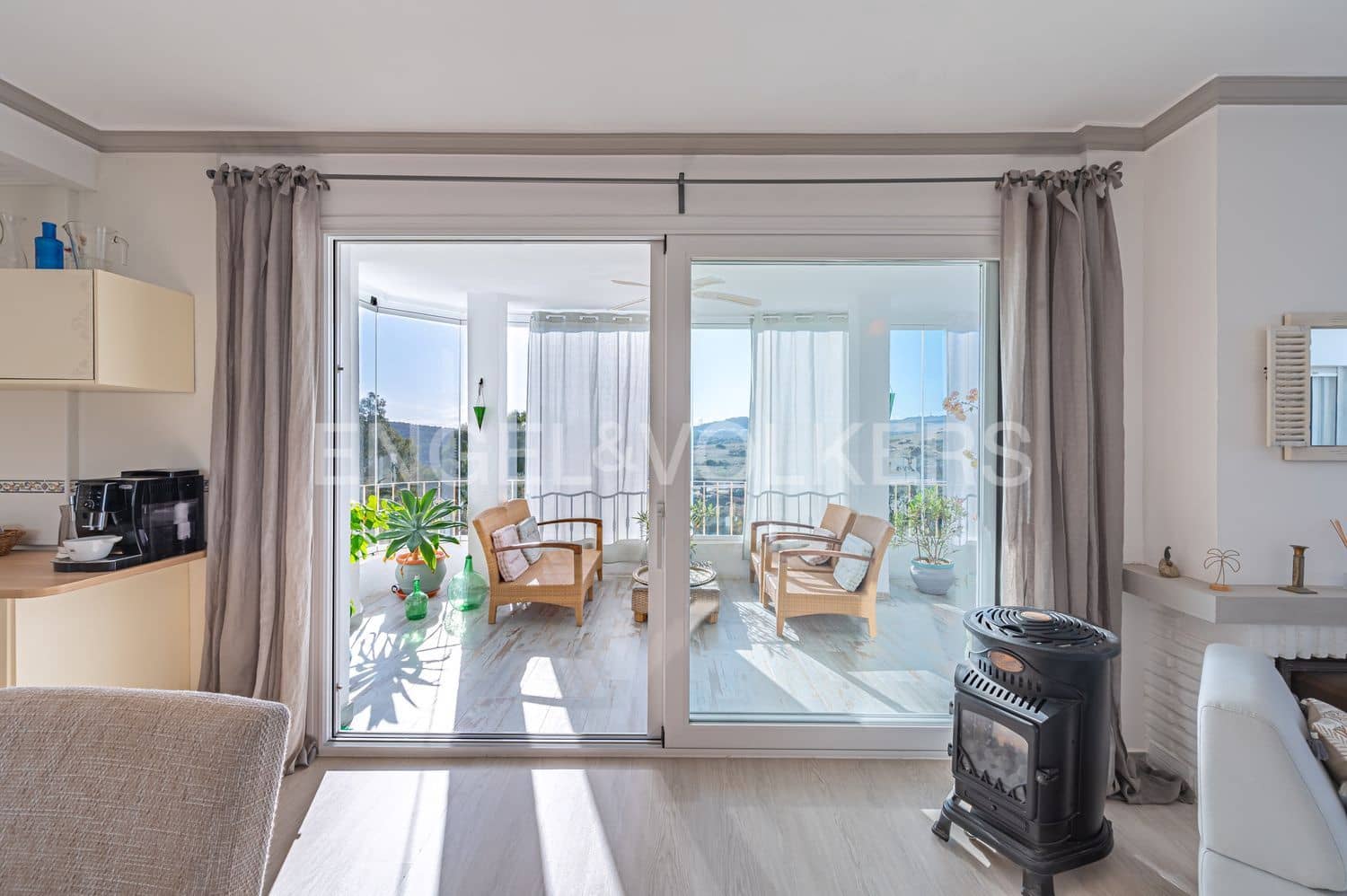 2 makuuhuone Huoneisto myytävänä paikassa Estepona mukana uima-altaan 
autotalli - 430 000 € (Ref: 9798545)